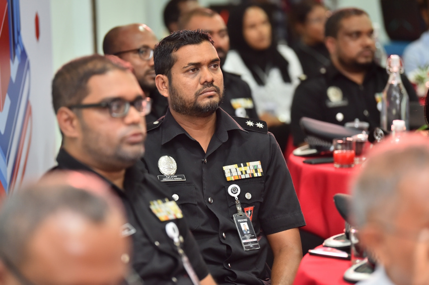 ރައީސުލްޖުމްހޫރިއްޔާގެ ނާއިބު، މާފުށީ ޖަލުގައި "އުރީދޫ ސްމާޓް ކެމްޕަސް" އިފްތިތާހު ކޮށްދެއްވުން -- ފޮޓޯ/ ރައީސް އޮފީސް