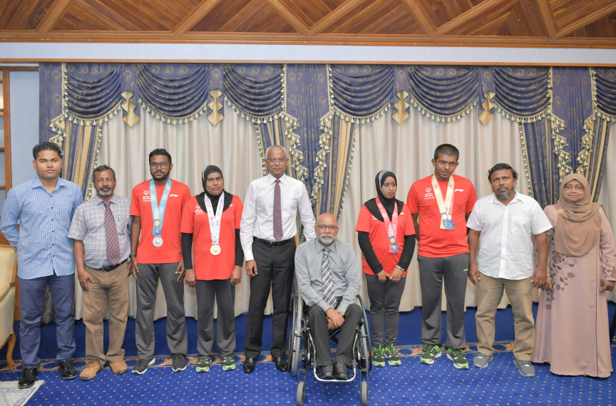 ސްޕެޝަލް އޮލިމްޕިކްސް- ވަރލްޑްގޭމްސް 2019 ގައި ދިވެހިރާއްޖެ ތަމްސީލުކުރި ޓީމާ، ރައީސުލްޖުމްހޫރިއްޔާ ބައްދަލުކުރެއްވުން -- ފޮޓޯ/ ރައީސް އޮފީސް