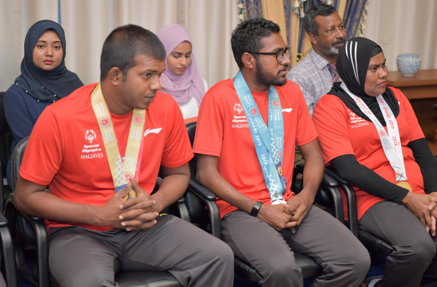 ސްޕެޝަލް އޮލިމްޕިކްސް- ވަރލްޑްގޭމްސް 2019 ގައި ދިވެހިރާއްޖެ ތަމްސީލުކުރި ޓީމާ، ރައީސުލްޖުމްހޫރިއްޔާ ބައްދަލުކުރެއްވުން -- ފޮޓޯ/ ރައީސް އޮފީސް