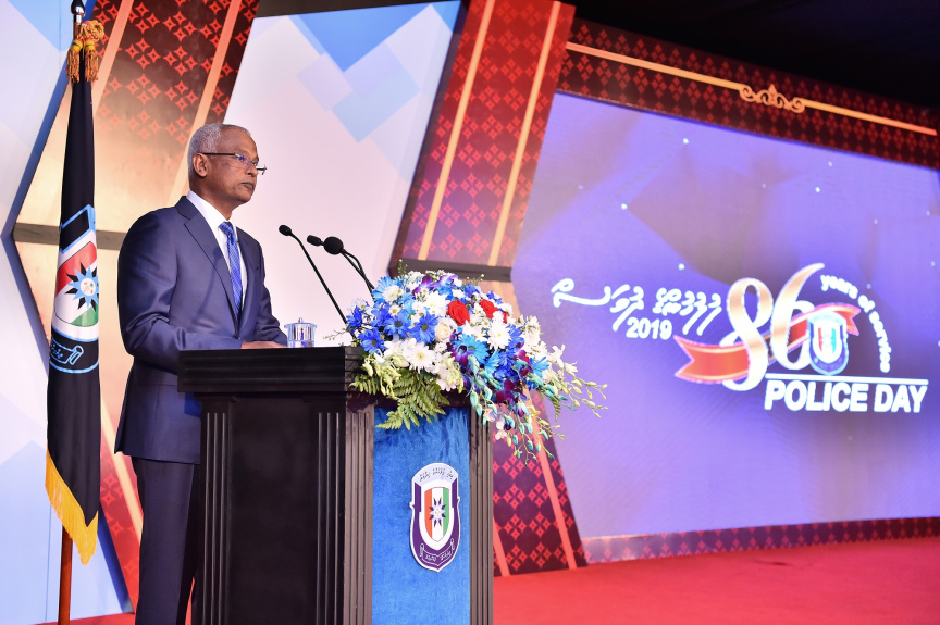 މާޗް 29، 2019، ފުލުހުންގެ މުއައްސަސާ އަށް 86 އަހަރު ފުރުން ފާހަގަކުރުމަށް ދަރުބާރުގޭގައި ބޭއްވި ޖަލްސާގެ ތެރެއިން -- ފޮޓޯ/ ރައީސް އޮފީސް