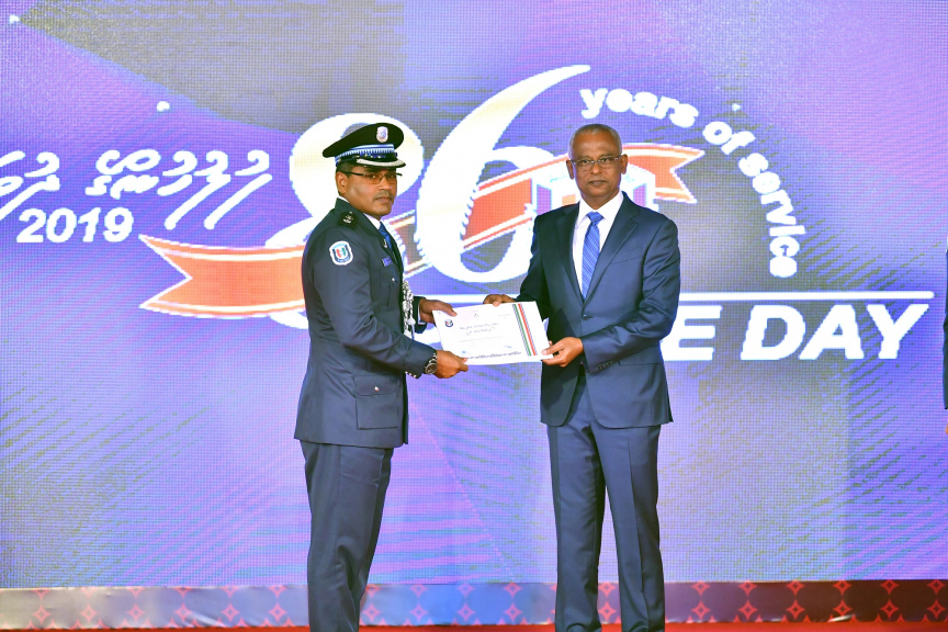 މާޗް 29، 2019، ފުލުހުންގެ މުއައްސަސާ އަށް 86 އަހަރު ފުރުން ފާހަގަކުރުމަށް ދަރުބާރުގޭގައި ބޭއްވި ޖަލްސާގެ ތެރެއިން -- ފޮޓޯ/ ރައީސް އޮފީސް