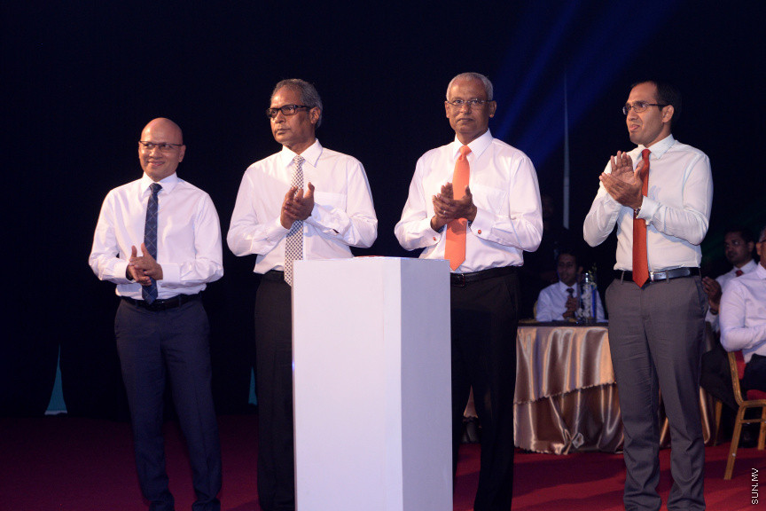 ދިރާގު ފިކްސްޑް ބްރޯޑް ބޭންޑްގެ ހިދުމަތް، 75 އިންސައްތަ ގޭބީސީއަށް ފޯރުކޮށްދިނުން ފާހަގަކުރުމައް މިރޭ ދަރުބާރުގޭގައި ބޭއްވި ރަސްމިއްޔާތުގެ ތެރެއިން -- ސަން ފޮޓޯ/ އަހުމަދު އަވްޝަން އިލްޔާސް