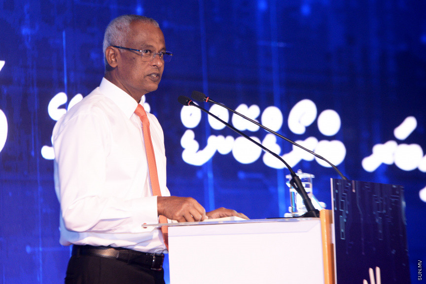 ދިރާގު ފިކްސްޑް ބްރޯޑް ބޭންޑްގެ ހިދުމަތް، 75 އިންސައްތަ ގޭބީސީއަށް ފޯރުކޮށްދިނުން ފާހަގަކުރުމައް މިރޭ ދަރުބާރުގޭގައި ބޭއްވި ރަސްމިއްޔާތުގެ ތެރެއިން -- ސަން ފޮޓޯ/ އަހުމަދު އަވްޝަން އިލްޔާސް