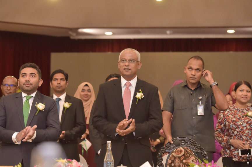 ހެލްތް މިނިސްޓަރުކަން ކުރައްވާފައިވާ ޢިއްޒަތްތެރިންގެ ސަމިޓް އިފްތިތާޙް ކޮށްދެއްވުން -- ފޮޓޯ/ ރައީސް އޮފީސް