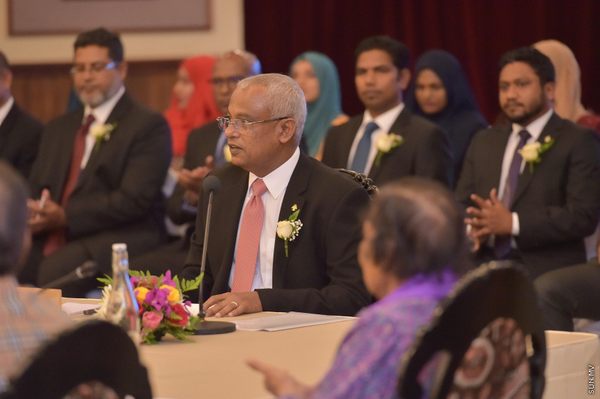 ހެލްތް މިނިސްޓަރުކަން ކުރައްވާފައިވާ ޢިއްޒަތްތެރިންގެ ސަމިޓް އިފްތިތާޙް ކޮށްދެއްވުން -- ފޮޓޯ/ ރައީސް އޮފީސް