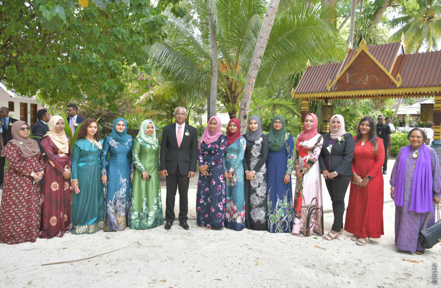 ހެލްތް މިނިސްޓަރުކަން ކުރައްވާފައިވާ ޢިއްޒަތްތެރިންގެ ސަމިޓް އިފްތިތާޙް ކޮށްދެއްވުން -- ފޮޓޯ/ ރައީސް އޮފީސް