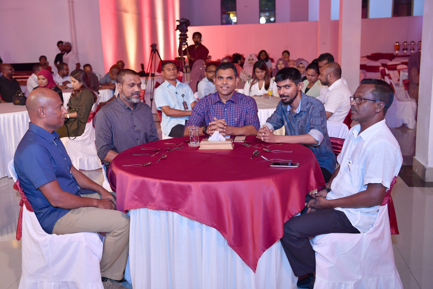 މޭ 3، 2019 : ނޫސްވެރިކަމުގެ މިނިވަންކަމުގެ ދުވަހުގެ ޙަފްލާގައި ރައީސުލްޖުމްހޫރިއްޔާގެ ނައިބު ބައިވެރިވެވަޑައިިގަތުން -- ފޮޓޯ/ ރައީސް އޮފީސް