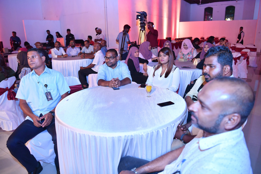 މޭ 3، 2019 : ނޫސްވެރިކަމުގެ މިނިވަންކަމުގެ ދުވަހުގެ ޙަފްލާގައި ރައީސުލްޖުމްހޫރިއްޔާގެ ނައިބު ބައިވެރިވެވަޑައިިގަތުން -- ފޮޓޯ/ ރައީސް އޮފީސް