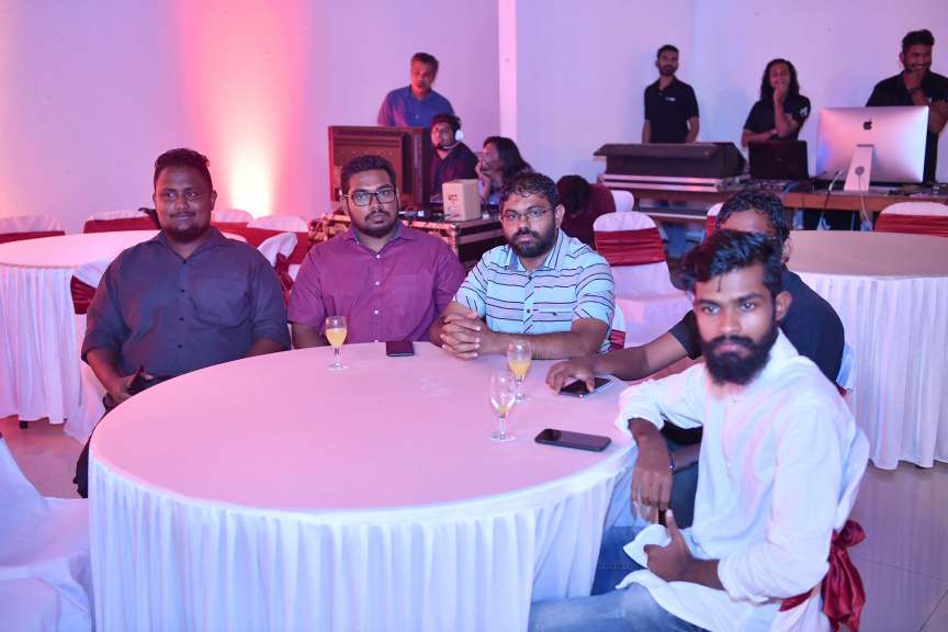 މޭ 3، 2019 : ނޫސްވެރިކަމުގެ މިނިވަންކަމުގެ ދުވަހުގެ ޙަފްލާގައި ރައީސުލްޖުމްހޫރިއްޔާގެ ނައިބު ބައިވެރިވެވަޑައިިގަތުން -- ފޮޓޯ/ ރައީސް އޮފީސް