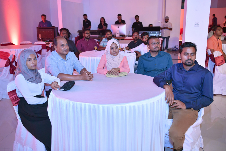 މޭ 3، 2019 : ނޫސްވެރިކަމުގެ މިނިވަންކަމުގެ ދުވަހުގެ ޙަފްލާގައި ރައީސުލްޖުމްހޫރިއްޔާގެ ނައިބު ބައިވެރިވެވަޑައިިގަތުން -- ފޮޓޯ/ ރައީސް އޮފީސް