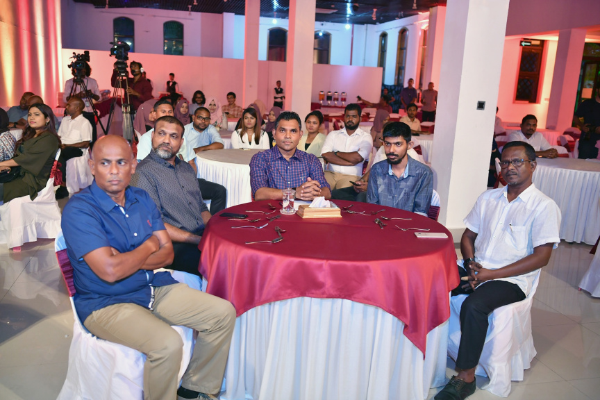 މޭ 3، 2019 : ނޫސްވެރިކަމުގެ މިނިވަންކަމުގެ ދުވަހުގެ ޙަފްލާގައި ރައީސުލްޖުމްހޫރިއްޔާގެ ނައިބު ބައިވެރިވެވަޑައިިގަތުން -- ފޮޓޯ/ ރައީސް އޮފީސް