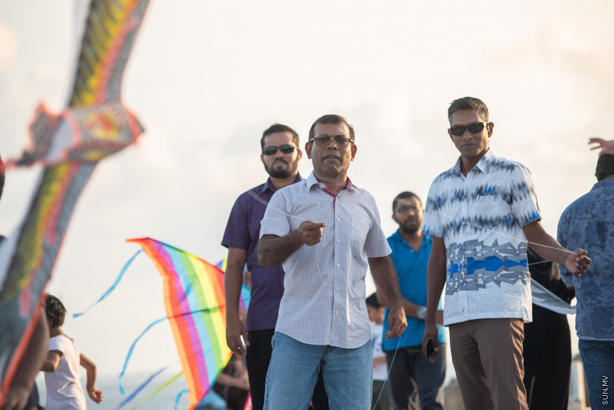 މެއި 10، 2019: އުސްފަސްގަނޑު ސަރަހައްދުގައި މަޑި އެރުވުން: ޒަމާނުއްސުރެ ކޮންމެ ރޯދަ މަހަކުވެސް ރޯދަކުރުކޮއްލުމަށް ކުޑަކުދިންނާއި ބޮޑެތި މީހުންވެސް މަޑި އުރުވުމަކީ އާންމުކަމެއް -- ސަން ފޮޓޯ/ ފަޔާޒު މޫސާ