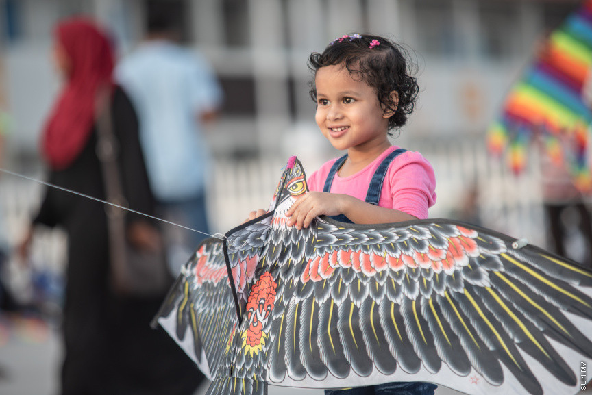 މެއި 10، 2019: އުސްފަސްގަނޑު ސަރަހައްދުގައި މަޑި އެރުވުން: ޒަމާނުއްސުރެ ކޮންމެ ރޯދަ މަހަކުވެސް ރޯދަކުރުކޮއްލުމަށް ކުޑަކުދިންނާއި ބޮޑެތި މީހުންވެސް މަޑި އުރުވުމަކީ އާންމުކަމެއް -- ސަން ފޮޓޯ/ ފަޔާޒު މޫސާ