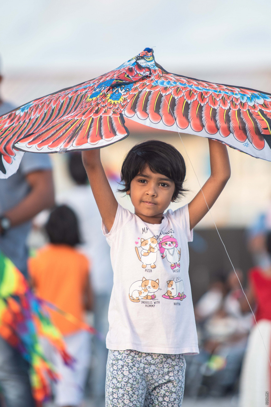 މެއި 10، 2019: އުސްފަސްގަނޑު ސަރަހައްދުގައި މަޑި އެރުވުން: ޒަމާނުއްސުރެ ކޮންމެ ރޯދަ މަހަކުވެސް ރޯދަކުރުކޮއްލުމަށް ކުޑަކުދިންނާއި ބޮޑެތި މީހުންވެސް މަޑި އުރުވުމަކީ އާންމުކަމެއް -- ސަން ފޮޓޯ/ ފަޔާޒު މޫސާ