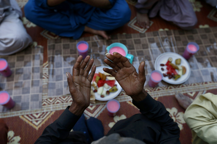 ރޯދަމަސް ދުނިޔޭގެ އެކި ކަންކޮޅުތަކުން -- ފޮޓޯ/ އޭޕީ