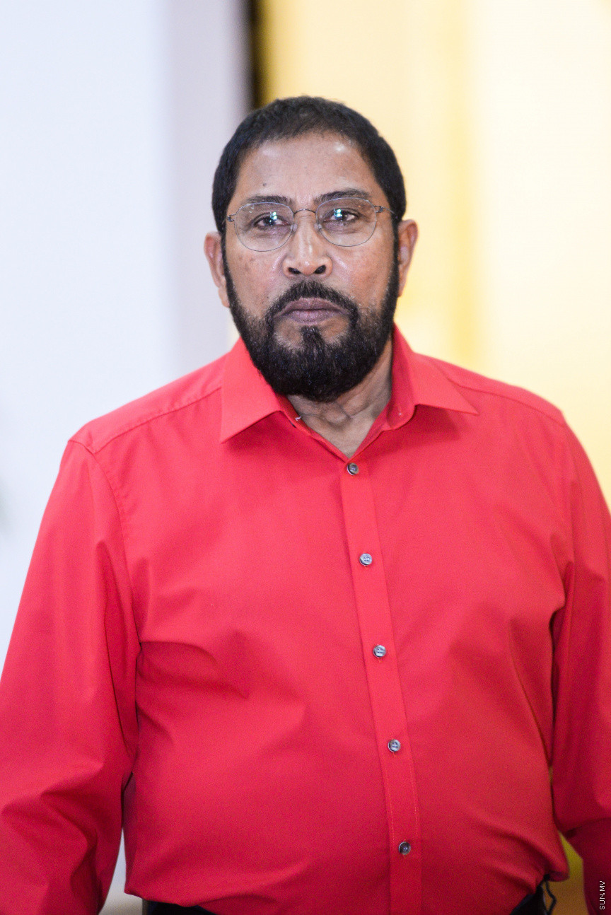 މެއި 22، 2019: ނިމިގެން މިދާ 18ވަނަ ރައްޔިތުންގެ މަޖިލީހުގެ މެމްބަރުންނާއި އަލަށް އިންތިހާބުވި 19ވަނަ ރައްޔިތުންގެ މަޖިލީހުގެ މެމްބަރުންނަށް، މަޖިލިސް ރައީސް ގާސިމް އިބްރާޙިމް ދެއްވި ތަރާވީސް: މި ތަރާވީހުގައި ރައީސް އިބްރާޙިމް މުހައްމަދު ސޯލިހު އާއި ނައިބް ރައީސް ފައިސަލް ނަސީމް ވަނީ ބައިވެރިވެ ވަޑައިގެންފައި -- ސަން ފޮޓޯ/ ފަޔާޒު މޫސާ