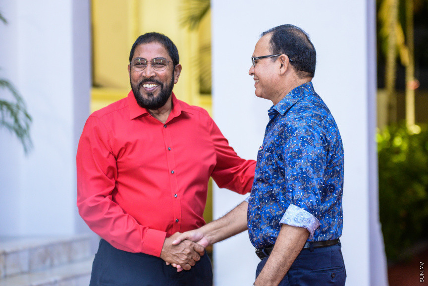 މެއި 22، 2019: ނިމިގެން މިދާ 18ވަނަ ރައްޔިތުންގެ މަޖިލީހުގެ މެމްބަރުންނާއި އަލަށް އިންތިހާބުވި 19ވަނަ ރައްޔިތުންގެ މަޖިލީހުގެ މެމްބަރުންނަށް، މަޖިލިސް ރައީސް ގާސިމް އިބްރާޙިމް ދެއްވި ތަރާވީސް: މި ތަރާވީހުގައި ރައީސް އިބްރާޙިމް މުހައްމަދު ސޯލިހު އާއި ނައިބް ރައީސް ފައިސަލް ނަސީމް ވަނީ ބައިވެރިވެ ވަޑައިގެންފައި -- ސަން ފޮޓޯ/ ފަޔާޒު މޫސާ