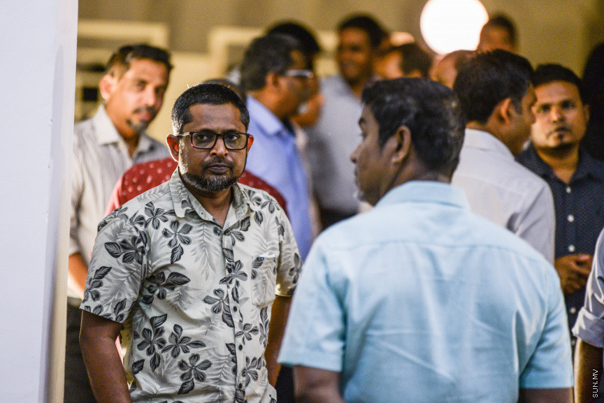 މެއި 22، 2019: ނިމިގެން މިދާ 18ވަނަ ރައްޔިތުންގެ މަޖިލީހުގެ މެމްބަރުންނާއި އަލަށް އިންތިހާބުވި 19ވަނަ ރައްޔިތުންގެ މަޖިލީހުގެ މެމްބަރުންނަށް، މަޖިލިސް ރައީސް ގާސިމް އިބްރާޙިމް ދެއްވި ތަރާވީސް: މި ތަރާވީހުގައި ރައީސް އިބްރާޙިމް މުހައްމަދު ސޯލިހު އާއި ނައިބް ރައީސް ފައިސަލް ނަސީމް ވަނީ ބައިވެރިވެ ވަޑައިގެންފައި -- ސަން ފޮޓޯ/ ފަޔާޒު މޫސާ