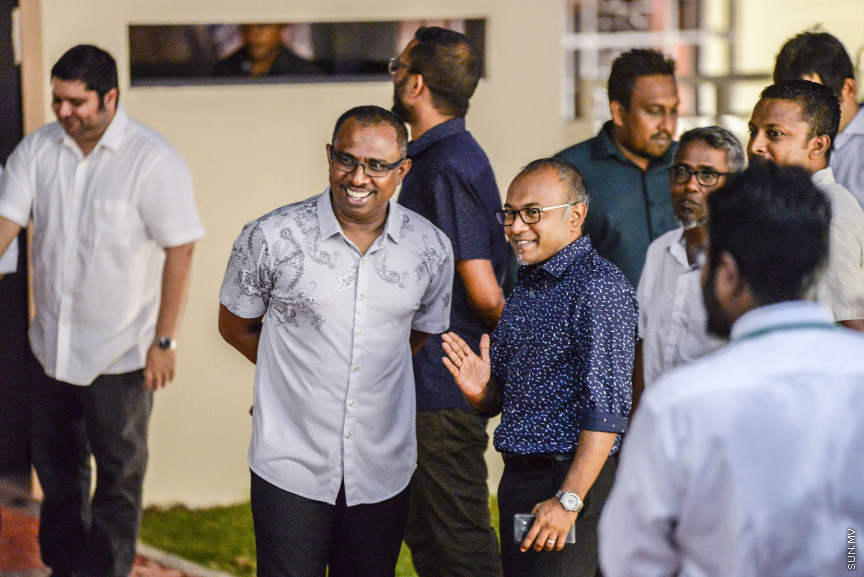 މެއި 22، 2019: ނިމިގެން މިދާ 18ވަނަ ރައްޔިތުންގެ މަޖިލީހުގެ މެމްބަރުންނާއި އަލަށް އިންތިހާބުވި 19ވަނަ ރައްޔިތުންގެ މަޖިލީހުގެ މެމްބަރުންނަށް، މަޖިލިސް ރައީސް ގާސިމް އިބްރާޙިމް ދެއްވި ތަރާވީސް: މި ތަރާވީހުގައި ރައީސް އިބްރާޙިމް މުހައްމަދު ސޯލިހު އާއި ނައިބް ރައީސް ފައިސަލް ނަސީމް ވަނީ ބައިވެރިވެ ވަޑައިގެންފައި -- ސަން ފޮޓޯ/ ފަޔާޒު މޫސާ