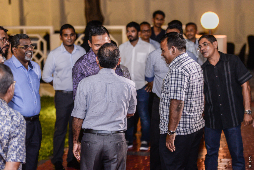 މެއި 22، 2019: ނިމިގެން މިދާ 18ވަނަ ރައްޔިތުންގެ މަޖިލީހުގެ މެމްބަރުންނާއި އަލަށް އިންތިހާބުވި 19ވަނަ ރައްޔިތުންގެ މަޖިލީހުގެ މެމްބަރުންނަށް، މަޖިލިސް ރައީސް ގާސިމް އިބްރާޙިމް ދެއްވި ތަރާވީސް: މި ތަރާވީހުގައި ރައީސް އިބްރާޙިމް މުހައްމަދު ސޯލިހު އާއި ނައިބް ރައީސް ފައިސަލް ނަސީމް ވަނީ ބައިވެރިވެ ވަޑައިގެންފައި -- ސަން ފޮޓޯ/ ފަޔާޒު މޫސާ