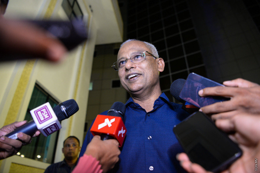 މެއި 22، 2019: ނިމިގެން މިދާ 18ވަނަ ރައްޔިތުންގެ މަޖިލީހުގެ މެމްބަރުންނާއި އަލަށް އިންތިހާބުވި 19ވަނަ ރައްޔިތުންގެ މަޖިލީހުގެ މެމްބަރުންނަށް، މަޖިލިސް ރައީސް ގާސިމް އިބްރާޙިމް ދެއްވި ތަރާވީސް: މި ތަރާވީހުގައި ރައީސް އިބްރާޙިމް މުހައްމަދު ސޯލިހު އާއި ނައިބް ރައީސް ފައިސަލް ނަސީމް ވަނީ ބައިވެރިވެ ވަޑައިގެންފައި -- ސަން ފޮޓޯ/ ފަޔާޒު މޫސާ