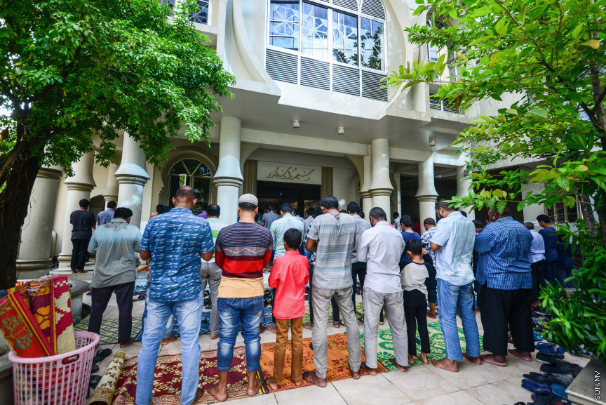 މެއި 25، 2019: ރޯދަމަހާއި އަޅުކަން -- ސަން ފޮޓޯ/ ފަޔާޒު މޫސާ