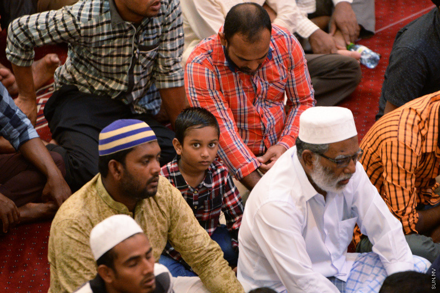 1440 ވަނަ އަހަރުގެ ފިތުރު އީދު ނަމާދު -- ސަން ފޮޓޯ/ އަހުމަދު އަވްޝަން އިލްޔާސް