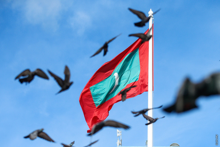 ޖޫން 8، 2019: އިންޑިއާގެ ބޮޑުވަޒީރު ނަރެންދުރަ މޯދީ ރާއްޖެއަށް ކުރައްވާ ރަސްމީ ދަތުރުފުޅުގެ ތެރެއިން: މާލޭގެ އިއްޒުއްދީން ފާލަމުން ރައީސް ސޯލިހް މޯދީއަށް މަރްހަބާ ދެންނެވުން -- ސަން ފޮޓޯ/ ފަޔާޒު މޫސާ