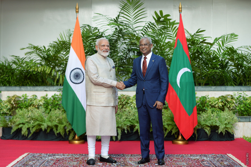ޖޫން 8، 2019: އިންޑިއާގެ ބޮޑުވަޒީރު ނަރެންދުރަ މޯދީ ރާއްޖެއަށް ކުރައްވާ ރަސްމީ ދަތުރުފުޅުގައި، ރާއްޖެއަށް ވަޑައިގަތުން -- ސަން ފޮޓޯ/ އަހްމަދު އަވްޝަން އިލްޔާސް
