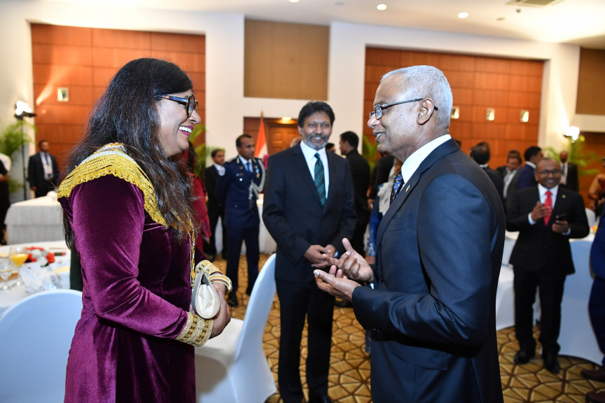 ޖޫން 8، 2019: އިންޑިއާގެ ބޮޑުވަޒީރު ނަރެންދުރަ މޯދީގެ ޝަރަފުގައި ރައީސުލްޖުމްހޫރިއްޔާގެ ދެކަނބަލުން ކުުރުނބާ ރިސޯޓްގައި ބޭއްވި ފުރަމާނަ ޖާފަތުގެ ތެރެއިން -- ފޮޓޯ/ ރައީސް އޮފީސް