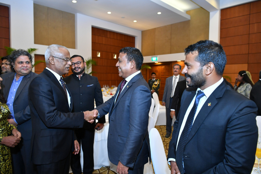 ޖޫން 8، 2019: އިންޑިއާގެ ބޮޑުވަޒީރު ނަރެންދުރަ މޯދީގެ ޝަރަފުގައި ރައީސުލްޖުމްހޫރިއްޔާގެ ދެކަނބަލުން ކުުރުނބާ ރިސޯޓްގައި ބޭއްވި ފުރަމާނަ ޖާފަތުގެ ތެރެއިން -- ފޮޓޯ/ ރައީސް އޮފީސް