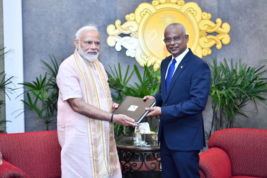 ޖޫން 9، 2019: އިންޑިއާގެ ބޮޑުވަޒީރު ނަރެންދުރަ މޯދީ ދިވެހިރާއްޖެއަށް ކުރެއްވި ރަސްމީ ދަތުރުފުޅު ނިންމަވާލެއްވުމަށްފަހު ފުރާވަޑައިގަތުން -- ފޮޓޯ/ ރައީސް އޮފީސް