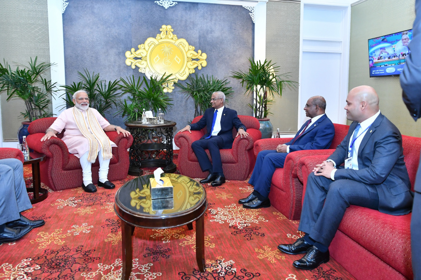 ޖޫން 9، 2019: އިންޑިއާގެ ބޮޑުވަޒީރު ނަރެންދުރަ މޯދީ ދިވެހިރާއްޖެއަށް ކުރެއްވި ރަސްމީ ދަތުރުފުޅު ނިންމަވާލެއްވުމަށްފަހު ފުރާވަޑައިގަތުން -- ފޮޓޯ/ ރައީސް އޮފީސް