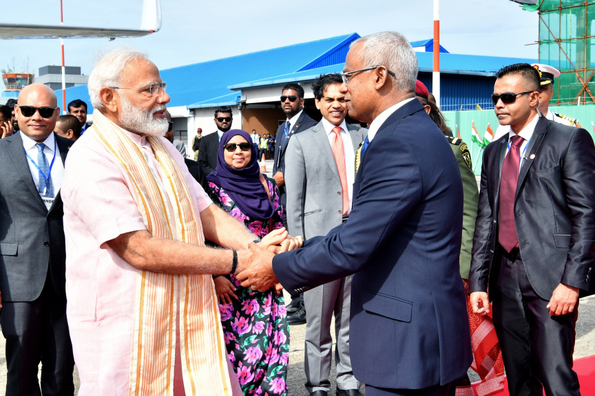 ޖޫން 9، 2019: އިންޑިއާގެ ބޮޑުވަޒީރު ނަރެންދުރަ މޯދީ ދިވެހިރާއްޖެއަށް ކުރެއްވި ރަސްމީ ދަތުރުފުޅު ނިންމަވާލެއްވުމަށްފަހު ފުރާވަޑައިގަތުން -- ފޮޓޯ/ ރައީސް އޮފީސް