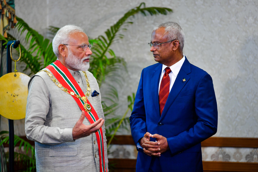 ޖޫން 8، 2019: ނިޝާން އިއްޒުއްދީނުގެ އިއްޒަތުގެ ވެރިކަމުގެ ލަޤަބް، އިންޑިއާގެ ބޮޑުވަޒީރު ނަރެންދުރަ މޯދީ އެރުވުމަށް ރައީސް އޮފީހުގައި ބޭއްވި ރަސްމިއްޔާތުގެ ތެރެއިން -- ފޮޓޯ/ ރައީސް އޮފީސް