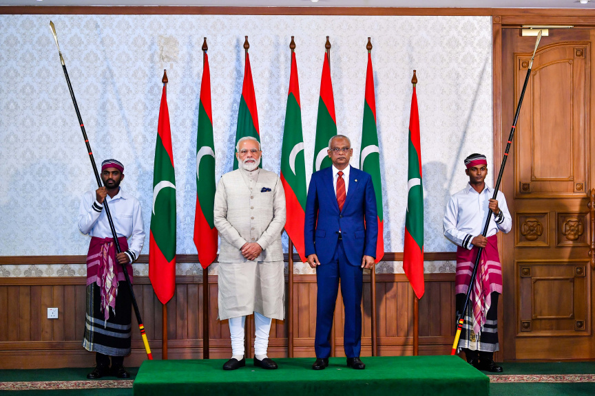 ޖޫން 8، 2019: ނިޝާން އިއްޒުއްދީނުގެ އިއްޒަތުގެ ވެރިކަމުގެ ލަޤަބް، އިންޑިއާގެ ބޮޑުވަޒީރު ނަރެންދުރަ މޯދީ އެރުވުމަށް ރައީސް އޮފީހުގައި ބޭއްވި ރަސްމިއްޔާތުގެ ތެރެއިން -- ފޮޓޯ/ ރައީސް އޮފީސް
