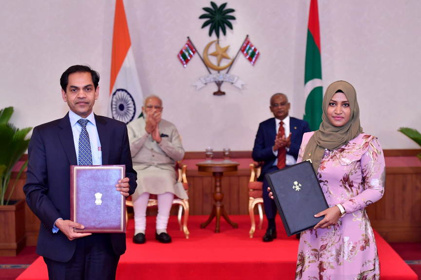 ޖޫން 8، 2019: ރާއްޖެއާއި އިންޑިޔާއާ ދެޤައުމުގެ ދެމެދުގައި ރަސްމީ ވާހަކަފުޅު ތަކާއި ދެޤައުމުގެ ދެމެދުގައި އެއްބަސްވުންތައް ބަދަލުކުރުމުގެ ރަސްމިއްޔާތުގެ ތެރެއިން -- ފޮޓޯ/ ރައީސް އޮފީސް