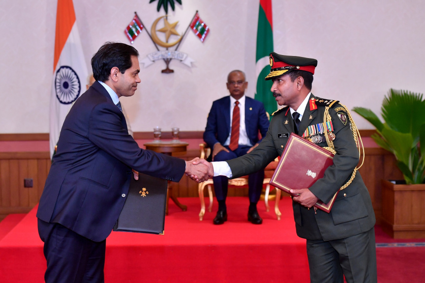 ޖޫން 8، 2019: ރާއްޖެއާއި އިންޑިޔާއާ ދެޤައުމުގެ ދެމެދުގައި ރަސްމީ ވާހަކަފުޅު ތަކާއި ދެޤައުމުގެ ދެމެދުގައި އެއްބަސްވުންތައް ބަދަލުކުރުމުގެ ރަސްމިއްޔާތުގެ ތެރެއިން -- ފޮޓޯ/ ރައީސް އޮފީސް