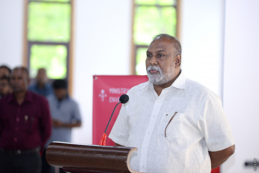 ޖޫން 13، 2019: ދުނިޔޭގެ ތިމާވެށި ދުވަހާ ގުޅުވައިގެން ރާއްޖޭގައި ބޭއްވި "ތާރީހުގެ ތެރެއިން ތިމާވެށީގެ ވަޒީރުން"ގެ ބައްދަލުވުމުގެ ތެރެއިން: މި ބައްދަލުވުމުގައި އެކި ޒަމާނުގައި ތިމާވެށީގެ ވަޒީރުކަން ކުރެއްވި ގިނަ ވަޒީރުންނާއި ރައީސް އިބްރާހިމް މުހައްމަދު ސޯލިހް ބައިވެރިވެ ވަޑައިގެންނެވި -- ސަން ފޮޓޯ/ ފަޔާޒު މޫސާ