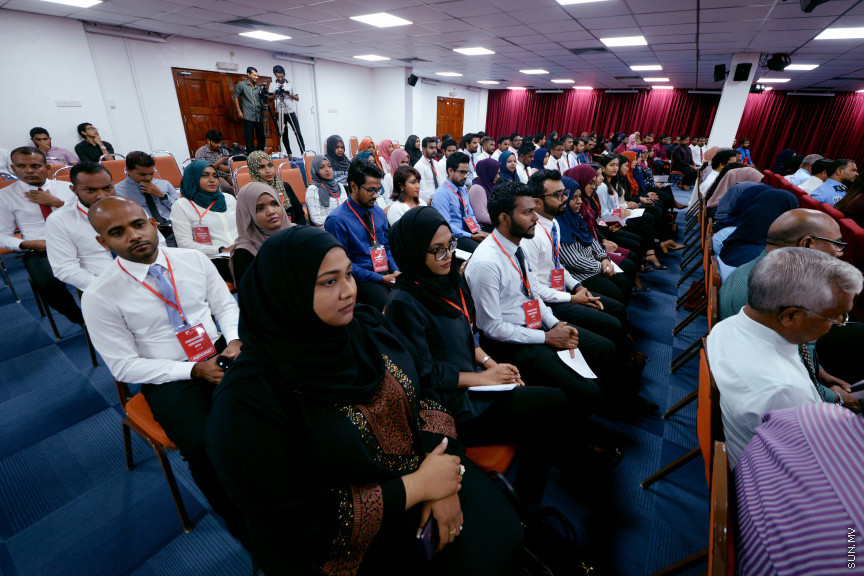 ޖޫން 15، 2019: ދިވެހިރާއްޖޭގައި ބާއްވާ އެންމެ ފުރަތަމަ ޕްރޮސެކިއުޓަރުންގެ މަހާސިންތާ ފެށުމަށް އިސްލާމީ މަރުކަޒުގެ ޖަލްސާ ކުރާ މާލަމުގައި ބޭއްވި ހާއްސަ ރަސްމިއްޔާތުގެ ތެރެއިން -- ސަން ފޮޓޯ/ ފަޔާޒު މޫސާ 