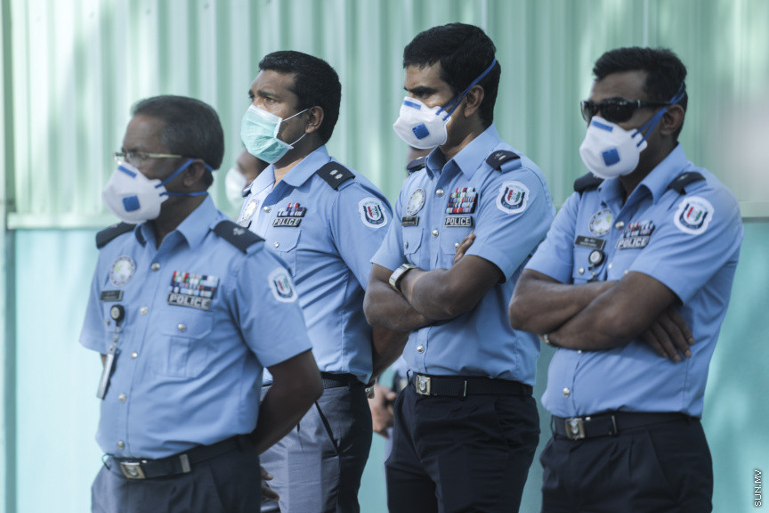 ޖޫން، 26، 2019: 414 މިލިއަން ރުފިޔާގެ މަސްތުވާތަކެތި ނައްތާލުން: 2014 ވަނަ އަހަރުން ފެށިގެން ފުލުހުންގެ 3،165 ތަފާތު އެކި މައްސަލަތަކުގައި އަތުލައިގަތް 420 ކިލޯގެ މަސްތުވާތަކެތި ވަނީ ނައްތާލާފައި --- ސަން ފޮޓޯ/ މުހައްމަދު މުޒައްޔިން ނާޒިމް