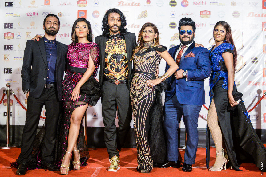 ޖުލައި 1، 2019: ޑާކްރެއިން އެންޓަޓެއިންމަންޓްގެ އަހަރުގެ ބޮޑު ފިލްމު "މާމުއި" ރިލީޒްކުރުމަށް އޮލިމްޕަހުގައި ބޭއްވި ޕްރިމިއާ ނައިޓް ގެ ތެރެއިން -- ސަން ފޮޓޯ/ ފަޔާޒު މޫސާ