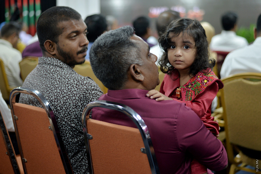 ޖުލައި 8، 2019: ނުކުޅެދުންތެރިކަން ހުންނަމީހުންގެ އަގުވަޒަންކޮށް ދޭ ރިވެލި އެވޯޑް ދިނުމަށް އިސްލާމީ މަރުކަޒު ހޯލްގައި ބޭއްވި ރަސްމިއްޔާތުގެ ތެރެއިން -- ސަން ފޮޓޯ/ ފަޔާޒު މޫސާ