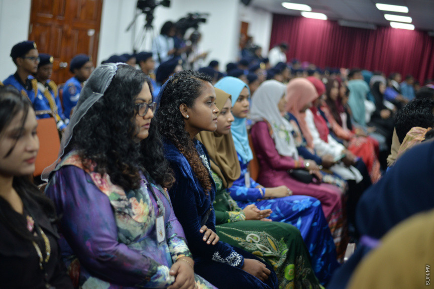 ޖުލައި 8، 2019: ނުކުޅެދުންތެރިކަން ހުންނަމީހުންގެ އަގުވަޒަންކޮށް ދޭ ރިވެލި އެވޯޑް ދިނުމަށް އިސްލާމީ މަރުކަޒު ހޯލްގައި ބޭއްވި ރަސްމިއްޔާތުގެ ތެރެއިން -- ސަން ފޮޓޯ/ ފަޔާޒު މޫސާ