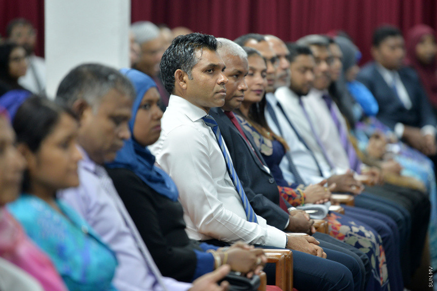 ޖުލައި 8، 2019: ނުކުޅެދުންތެރިކަން ހުންނަމީހުންގެ އަގުވަޒަންކޮށް ދޭ ރިވެލި އެވޯޑް ދިނުމަށް އިސްލާމީ މަރުކަޒު ހޯލްގައި ބޭއްވި ރަސްމިއްޔާތުގެ ތެރެއިން -- ސަން ފޮޓޯ/ ފަޔާޒު މޫސާ