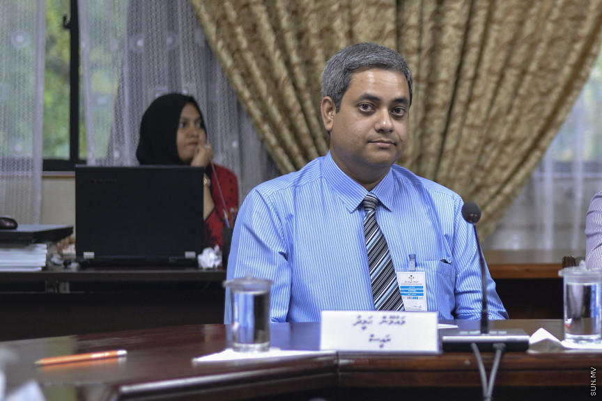 ޖުަލައި، 17، 2019: ރައްޔިތުންގެ މަޖިލީހުގެ ޖުޑީޝަރީ ކޮމިޓީއަށް ބާ ކައުންސިލް ހާޒިރު ކުރުން --- ސަން ފޮޓޯ/ މުހައްމަދު މުޒައްޔިން ނާޒިމް