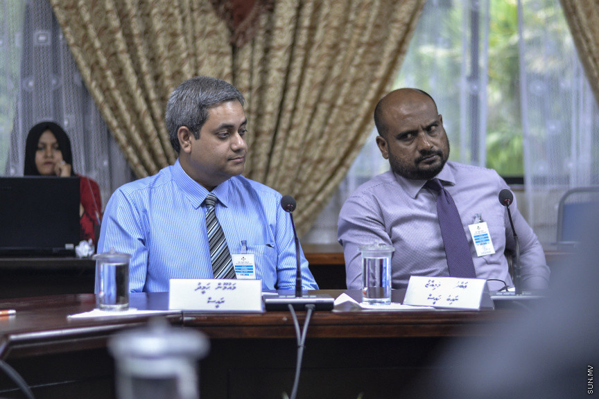 ޖުަލައި، 17، 2019: ރައްޔިތުންގެ މަޖިލީހުގެ ޖުޑީޝަރީ ކޮމިޓީއަށް ބާ ކައުންސިލް ހާޒިރު ކުރުން --- ސަން ފޮޓޯ/ މުހައްމަދު މުޒައްޔިން ނާޒިމް