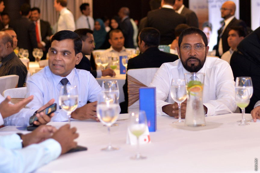 އިސްލާމިކް ބެންކުގެ އައިޕީއޯ ރަސްމީކޮށް ލޯންޗުކުރުމަށް މިރޭ ހޮޓަލް ޖެންގައި ބޭއްވި ރަސްމިއްޔާތުގެ ތެރެއިން -- ސަން ފޮޓޯ/ އަހުމަދު އަވްޝަން އިލްޔާސް