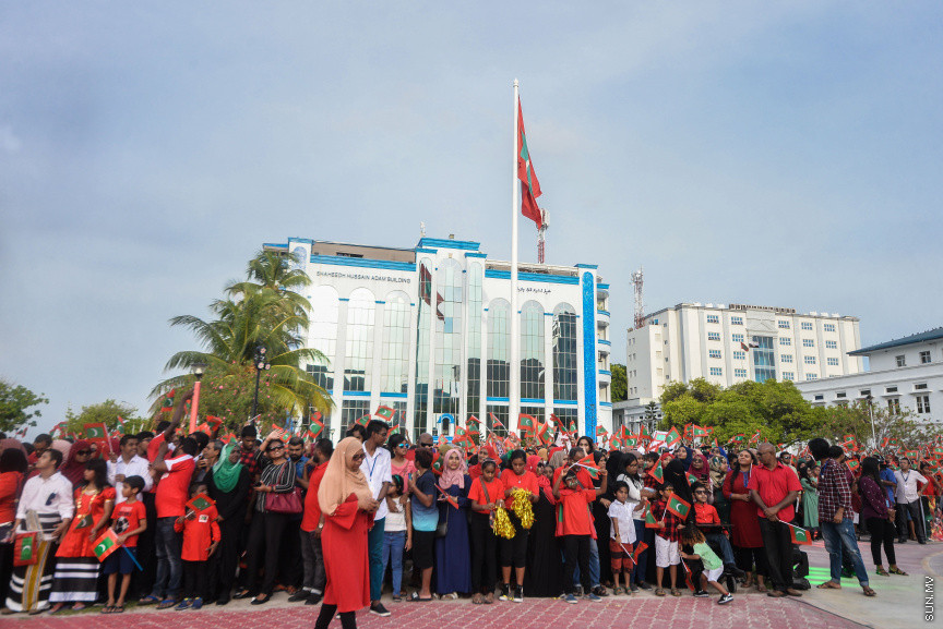 ޖުލައި 29، 2019: މޮރިޝަސްގައި ކުރިއަށް ދިޔަ އިންޑިއަން އޯޝަން އައިލެންޑް ގޭމްސް (އައިއޯއައިޖީ)ގައި ރާއްޖެއަށް ރަން ވަނަތަކެއް ހޯދައިދިން އެތްލީޓުން މާލެ އައުމުން ހޫނު މަރުހަބާއެއް ކިއުން -- ސަން ފޮޓޯ/ ފަޔާޒު މޫސާ