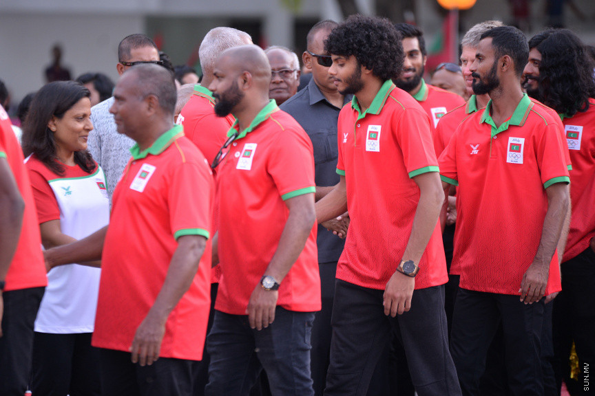 ޖުލައި 29، 2019: މޮރިޝަސްގައި ކުރިއަށް ދިޔަ އިންޑިއަން އޯޝަން އައިލެންޑް ގޭމްސް (އައިއޯއައިޖީ)ގައި ރާއްޖެއަށް ރަން ވަނަތަކެއް ހޯދައިދިން އެތްލީޓުން މާލެ އައުމުން ހޫނު މަރުހަބާއެއް ކިއުން -- ސަން ފޮޓޯ/ ފަޔާޒު މޫސާ